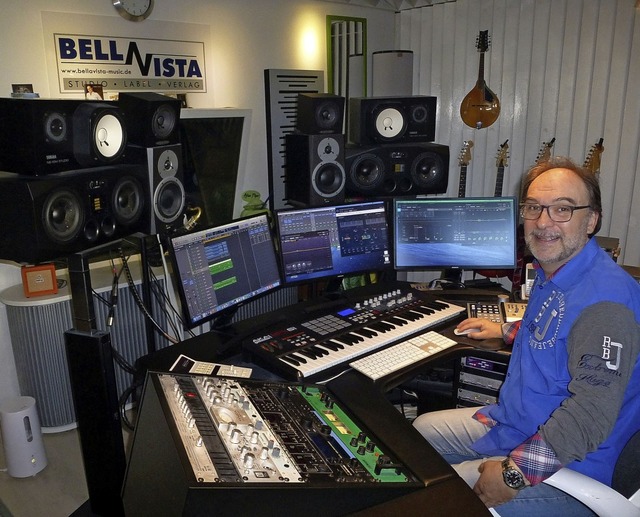Im Dgginger Tonstudio Bella Vista-Mus...ne Weihnachtstournee mit seinem Star.   | Foto: Manfred Minzer