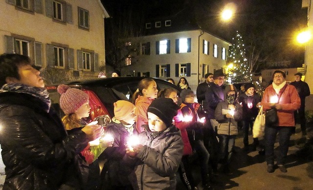 Adventansingen ist ein traditioneller ... Nordweil am Vorabend des 1. Advents.   | Foto: Reiner Merz