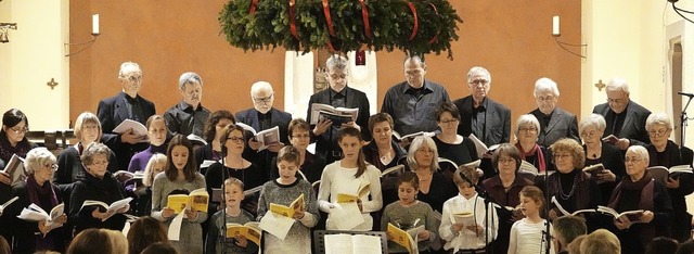 Die  musikalische  Einstimmung in die ...rchenchor und Kinderchor St. Bernhard   | Foto: Hans-Jrgen Hege