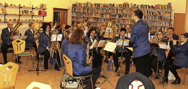 Der  Musikverein Sallneck spielte  beim Jubilum des VdK Kleines Wiesental.   | Foto: Heiner Fabry