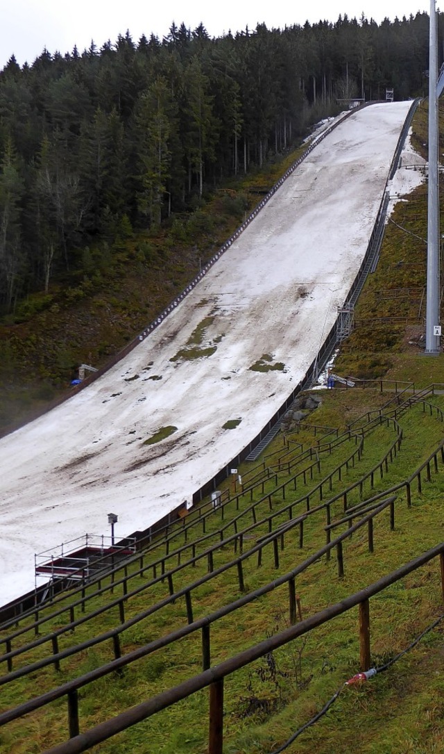 Angeschlagen: Der Aufsprung der Hochfirstschanze   | Foto: Stellmach