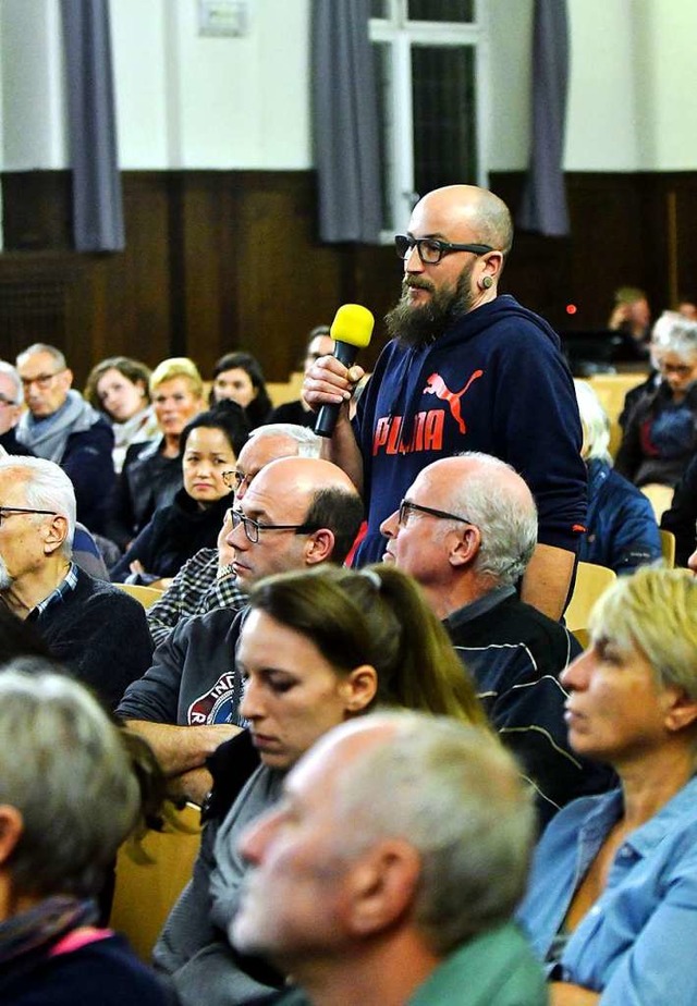 Aus den Zuhrerreihen kamen viele Fragen.  | Foto: Wolfgang Knstle