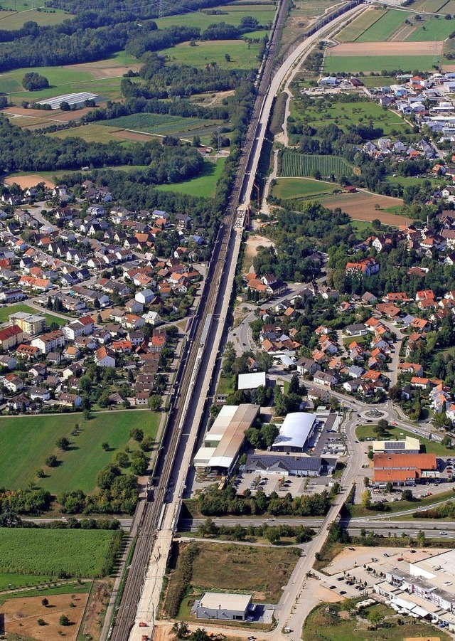 In der  Eimeldinger Ortsdurchfahrt sor...rungen. Dafr gibt es Entschdigungen.  | Foto: MEYER