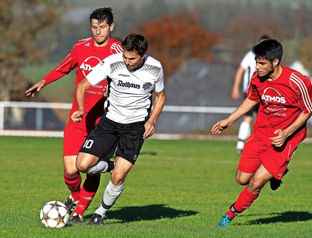 Packende Laufduelle zuhauf gab es in d...ern des Tabellenfhrers FC Lenzkirch.   | Foto: wolfgang scheu