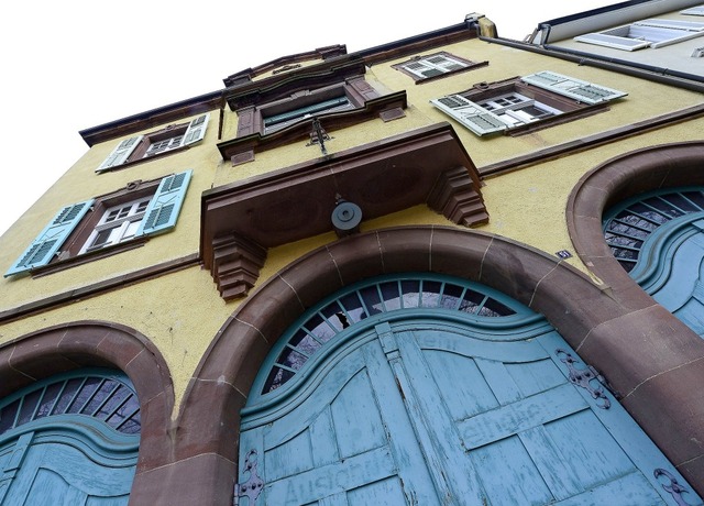 Ein Gebude, das Eindruck macht: das Ex-Feuerwehrgertehaus am Annaplatz.  | Foto: Ingo Schneider