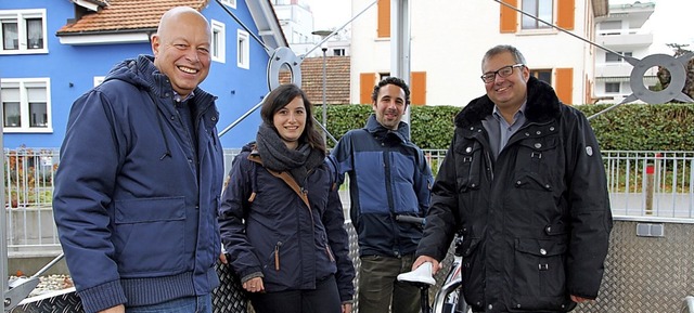 ber die berdachte Ladestation freuen... sowie Brgermeister Alexander Guhl.    | Foto: Susanne Kanele