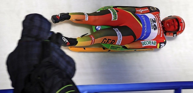 Julia Taubitz auf dem Weg zu ihrem Weltcup-Sieg in Calgary   | Foto: dpa