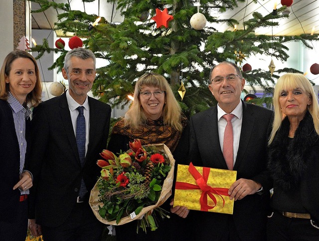 Freude ber die Spende bei (von links)...lde Wei, Klaus Jost und Inge Sutterer  | Foto: Barbara Ruda