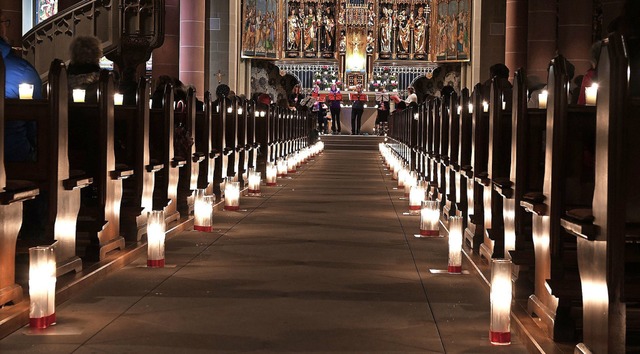 1200 Kerzen verstrmten ein warmes Licht im Mnster.   | Foto: Wolfgang Scheu