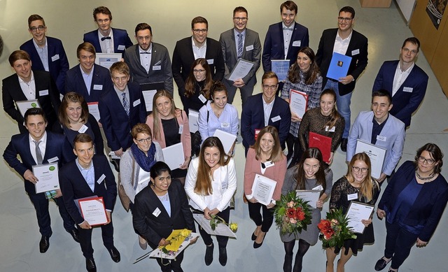 Die Preistrgerinnen und Preistrger freuen sich ber ihre Auszeichnung.   | Foto: Martina Wagner