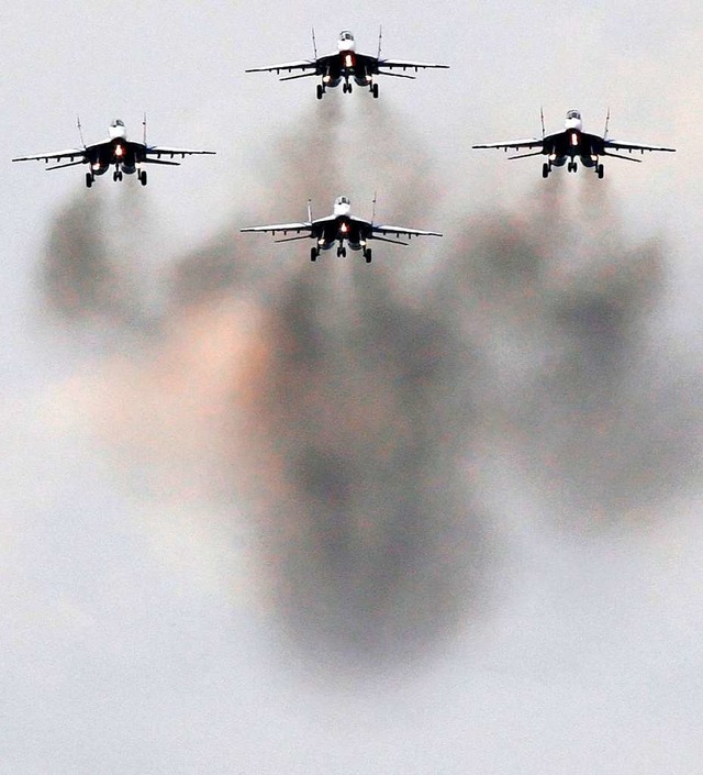 Russische Kampfflugzeuge vom Typ MiG-29  | Foto: DPA