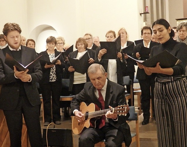 &#8222;Stille Nacht, heilige Nacht&#82... Mari-Himmelfahrts-Kirche Neuenburg.   | Foto: Flier