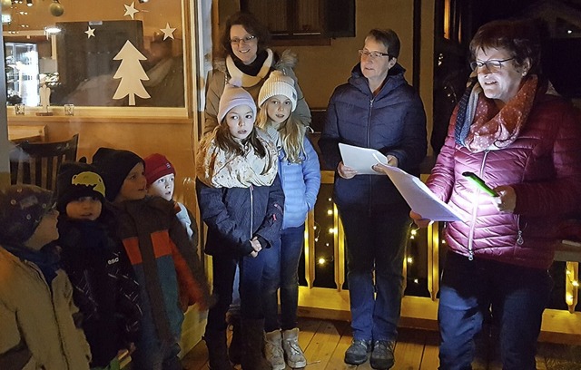 Besinnliches zur Adventszeit hat es  v...m Dorfladen in Schweighausen gegeben.   | Foto: Roland Fischer