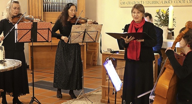 Mit adventlicher Vokal- und Instrument...les Konzert in der Dorfkirche Eichen.   | Foto: Roswitha Frey