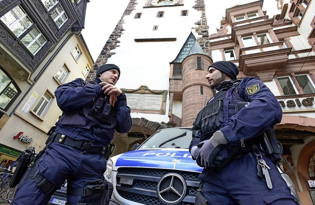 Verstrkt vor Ort war die Polizei  ges...nenstadt und auf dem Weihnachtsmarkt.   | Foto: Ingo Schneider