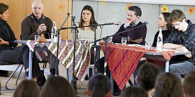 Auf dem Podium (von links): Katja Cald...iguez, Jana Renkert, Merlin Kirschner   | Foto: jutta Geiger