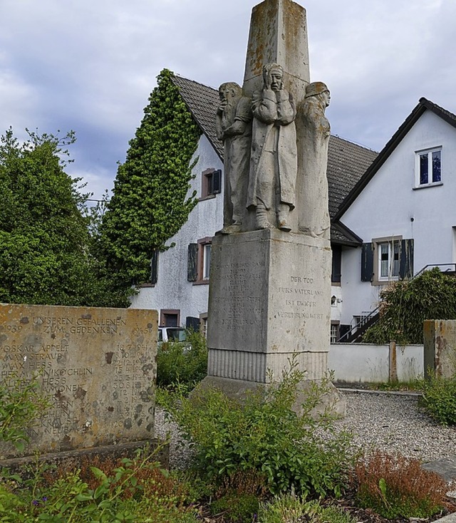 Die groe Instandsetzung frs Kriegerd..., wohl aber eine kleine Renovierung.    | Foto: Langelott