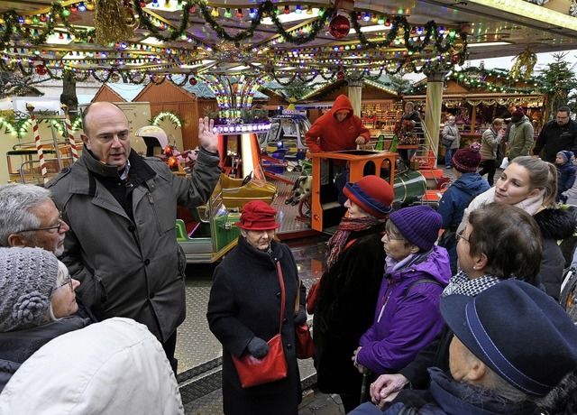 Thomas Barth zeigte verschiedene Seiten des Weihnachtsmarkts.  | Foto: Thomas Kunz