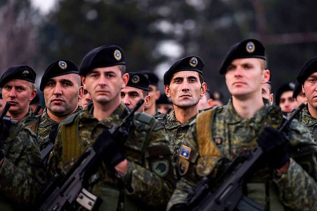 Aus den Sicherheitskrften sollen Soldaten werden.  | Foto: AFP