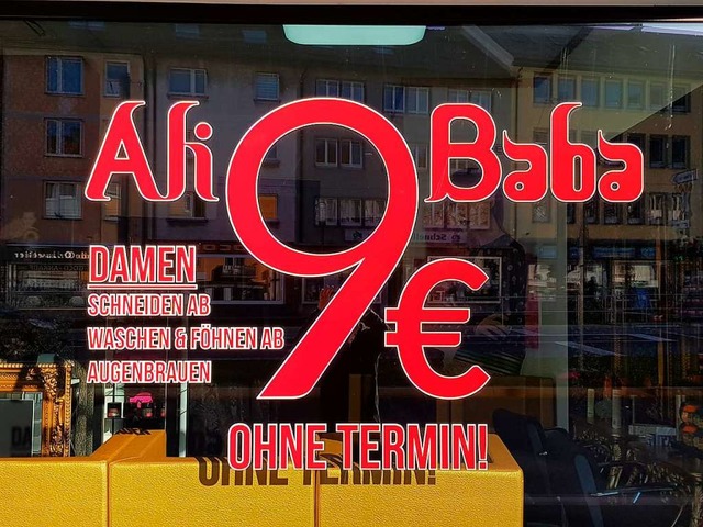 Ab 9 Euro gibt es den Einsteigerhaarschnitt.  | Foto: Ali Baba Barbier