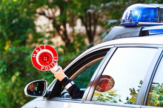 Die Polizei sucht einen Audi-Fahrer der einen Zusammensto provoziert hat.  | Foto: Dominic Rock