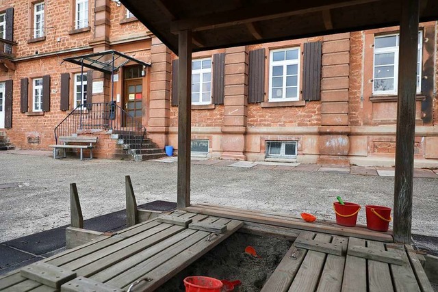 Im Reichswaisenhaus ist noch die Kita ... Bald sollen hier Wohnungen entstehen.  | Foto: Christoph Breithaupt