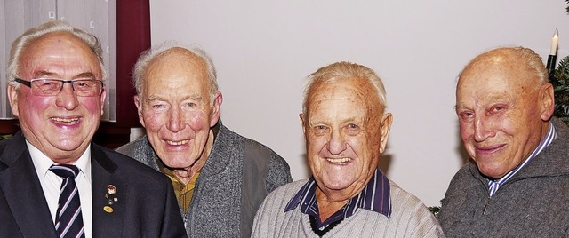 Sie sind seit 50 Jahren in der Baugeno...Vogt, Kurt Kiefer und Wilhelm Gromann.  | Foto: Eva Korinth