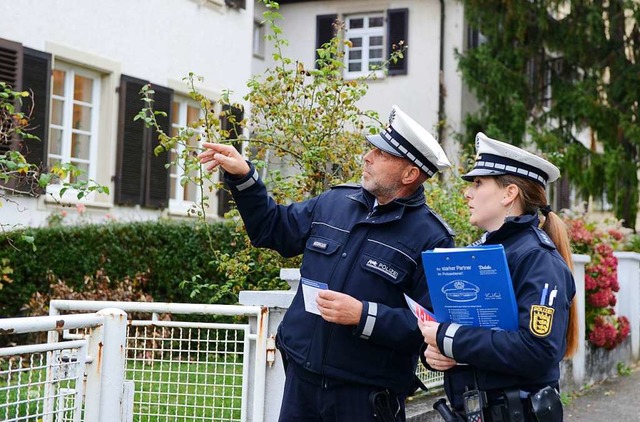 Auch durch Prsenz will die Polizei de...nger und Cline Ianutolo auf Streife.   | Foto: Archivbild: Rita Eggstein
