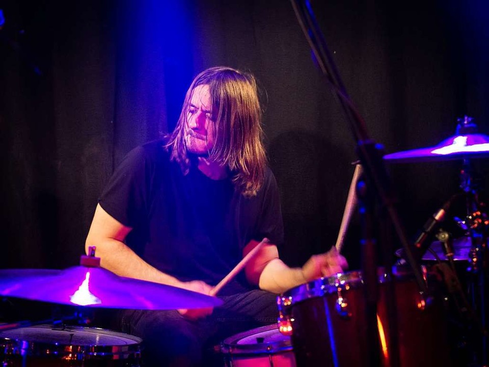 Heim bei ihrem Auftritt im Slow Club.  | Foto: Simon Langemann
