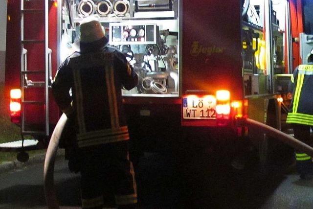 Feuerwehr bekmpft Kaminbrand in Wittlingen