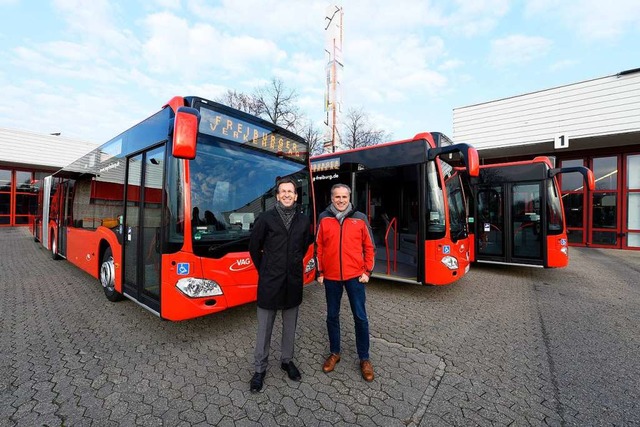 VAG-Vorstand Stephan Bartosch (links) ...en neuesten Zuwachs fr den Fuhrpark.   | Foto: Thomas Kunz