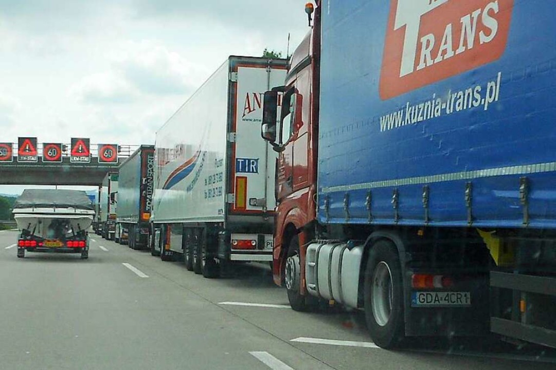 Am Ende des Lkw-Staus auf der A5 bei W...dlichen Unfall gekommen (Symbolbild).  | Foto: Victoria Langelott