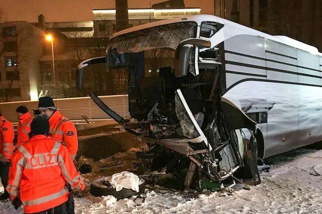 Ein Toter und 44 Verletzte bei Unfall von Flixbus in der Schweiz