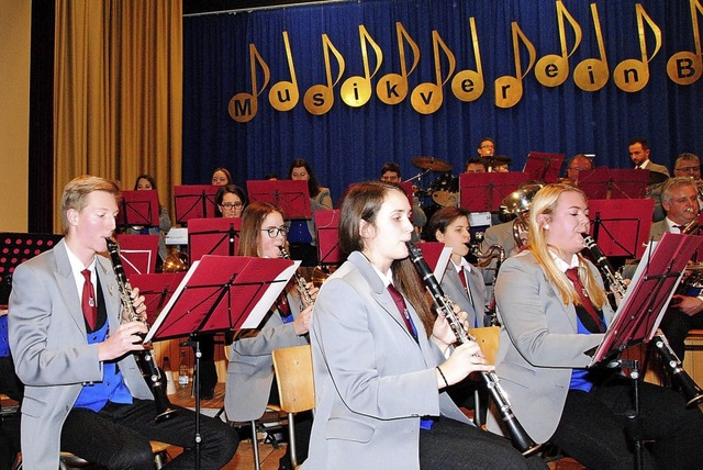 Die Musiker begeisterten mit einem sehr unterhaltsamen Konzert.  | Foto: Norbert Sedlak