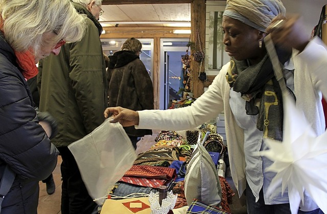 Stand der Fraueninitiative OFF in der Rainhofscheune.   | Foto: Erich Krieger