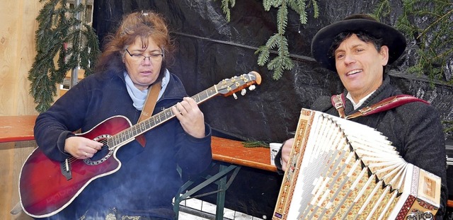 Eigens aus dem Glottertal gekommen, um...t aufzuspielen: die Hohwaldmusikanten.  | Foto: Eva Korinth