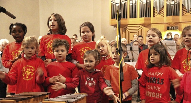 Auch die Singzwerge hatten Freude beim Schopfheimer Adventssingen.   | Foto: Monika Weber