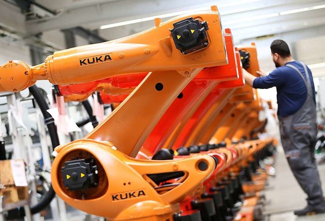 Fest in chinesischer Hand: der Roboterbauer Kuka.   | Foto: DPA
