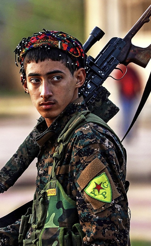 Kmpfer der YPG   | Foto: AFP