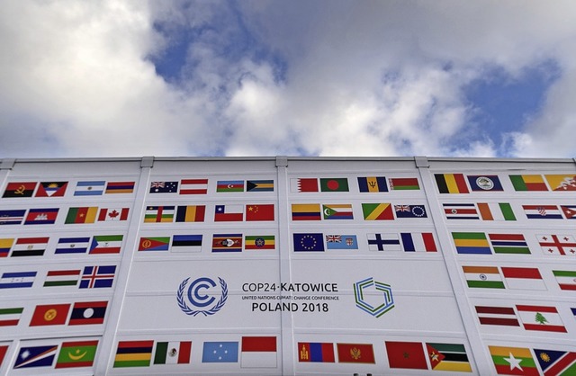 Gipfel fr den Klimaschutz: Im polnisc...h die Vertreter von fast 200 Nationen.  | Foto: dpa