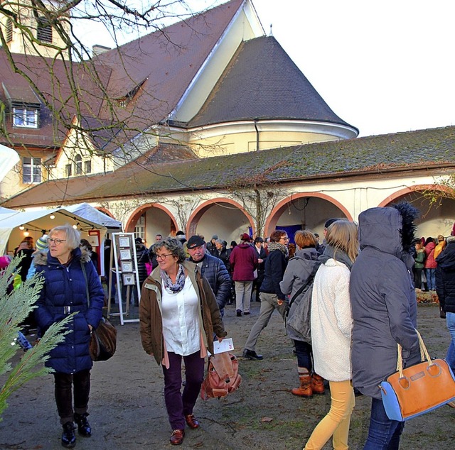 Erneut war der Kunsthandwerkermarkt Tr... und selbstgebackene Pltzchen lieben.  | Foto: Model