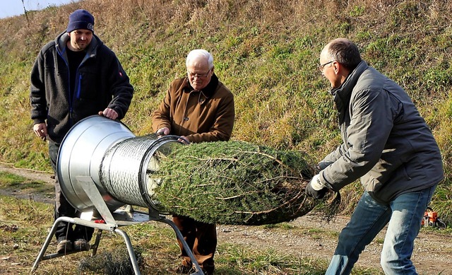 Christbaumaktion fr die gute Sache im Endinger Schambach   | Foto: Helmut Hassler