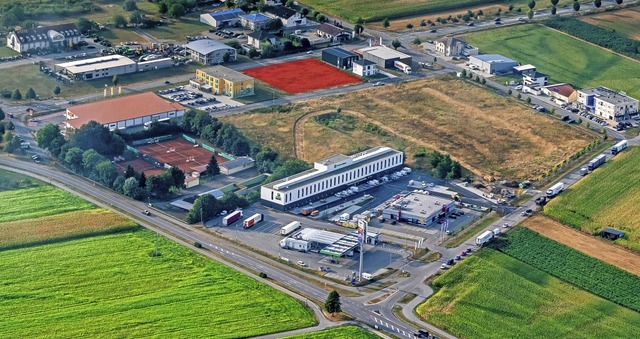 Im  Quartier Leimenfeld II wird ein Ho...n Feld soll ein Feriendorf entstehen.   | Foto: Martin Bildstein