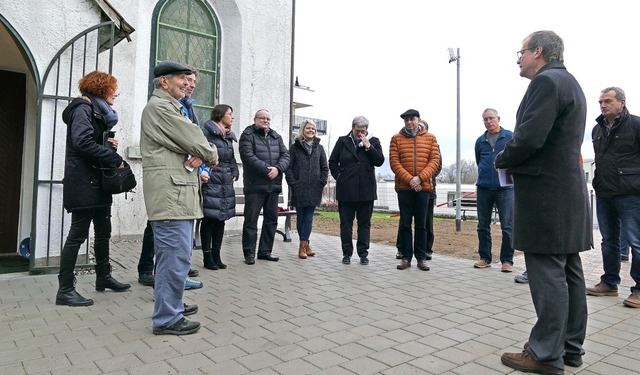 Vor der Adelbergkirche befindet sich nun ein gepflasterter Platz.   | Foto: Ralf H. Dorweiler