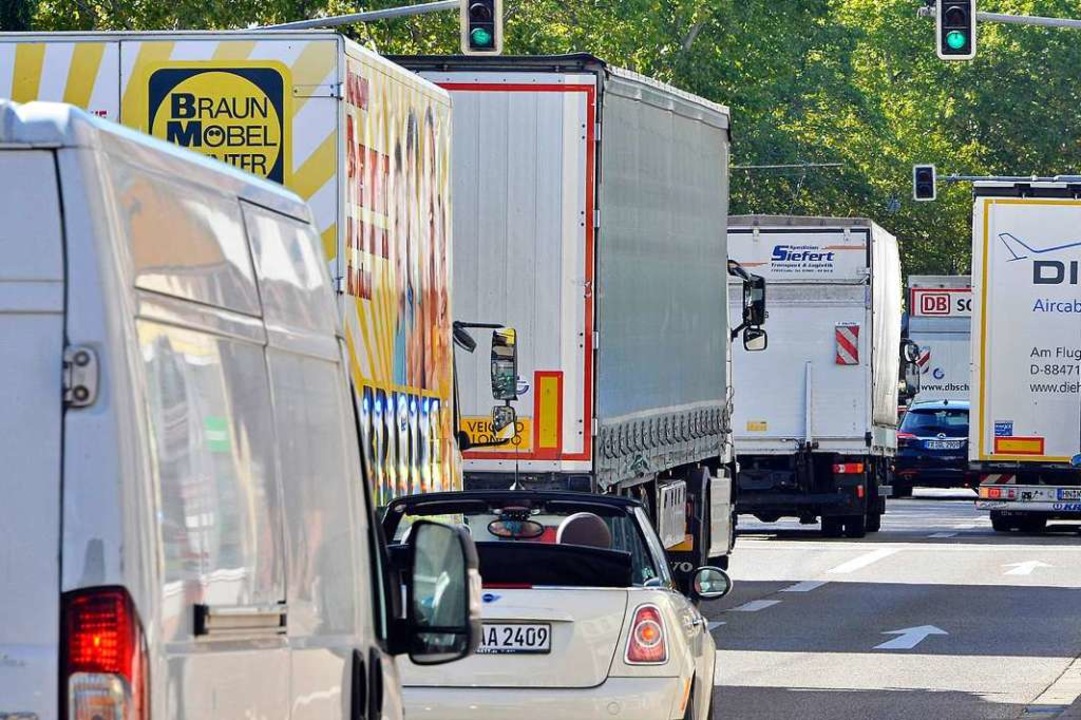 Knapp 54 Prozent aller Sattelschlepper... gehren zum Fernverkehr (Archivbild).  | Foto: Michael Bamberger