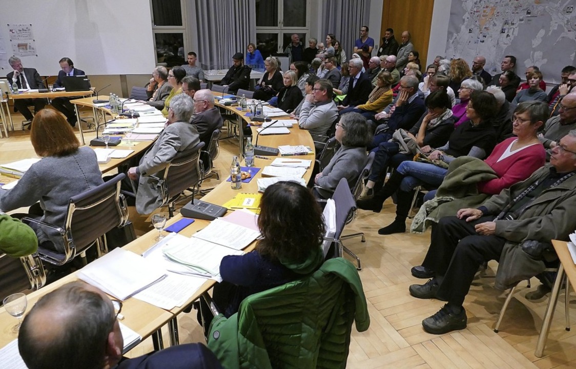 Volle Zuschauerreihen am Montag im Gemeinderat   | Foto: Christian Kramberg