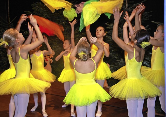 Allerliebst waren die Tnze der kleine...teusen von der Ballettschule Ute Anna.  | Foto: Dorothea Scherle