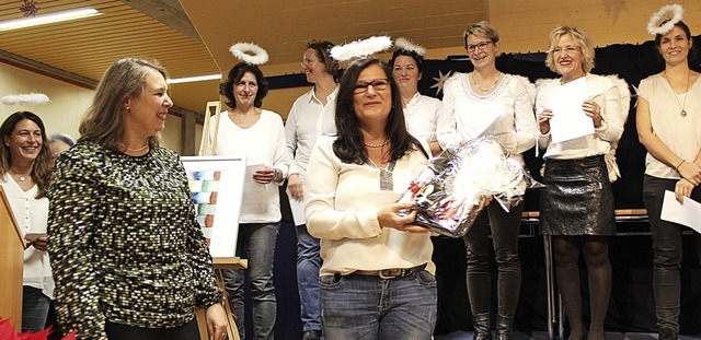 Das  Lehrerkollegium  begrte Sonja B...als Leiterin der Weihermattenschule.    | Foto: Christiane Pfeifer