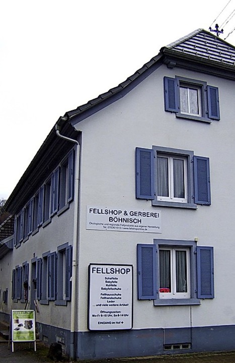 Der Fell-Shop ist seit 25 Jahren im Münstertäler Ortsteil Wasen präsent.   | Foto:   Müller