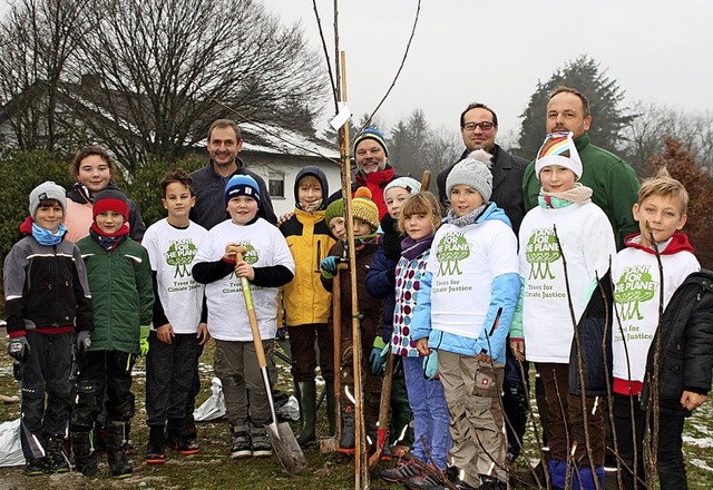 Am Rondell der Hans-Thoma-Schule haben... Obstbume    ihren Platz gefunden.     | Foto: Gerd Leutenecker